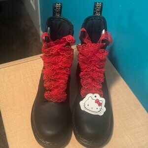 Dr. Martens x Hello Kitty combat boots ~ 7 ~ rare